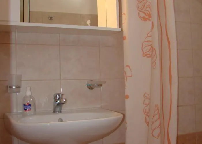 Angelica Hotel 2*