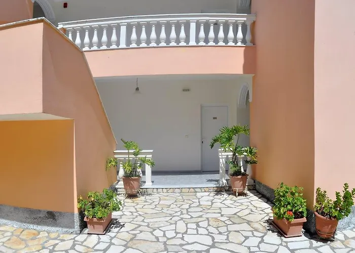 Angelica Hotel